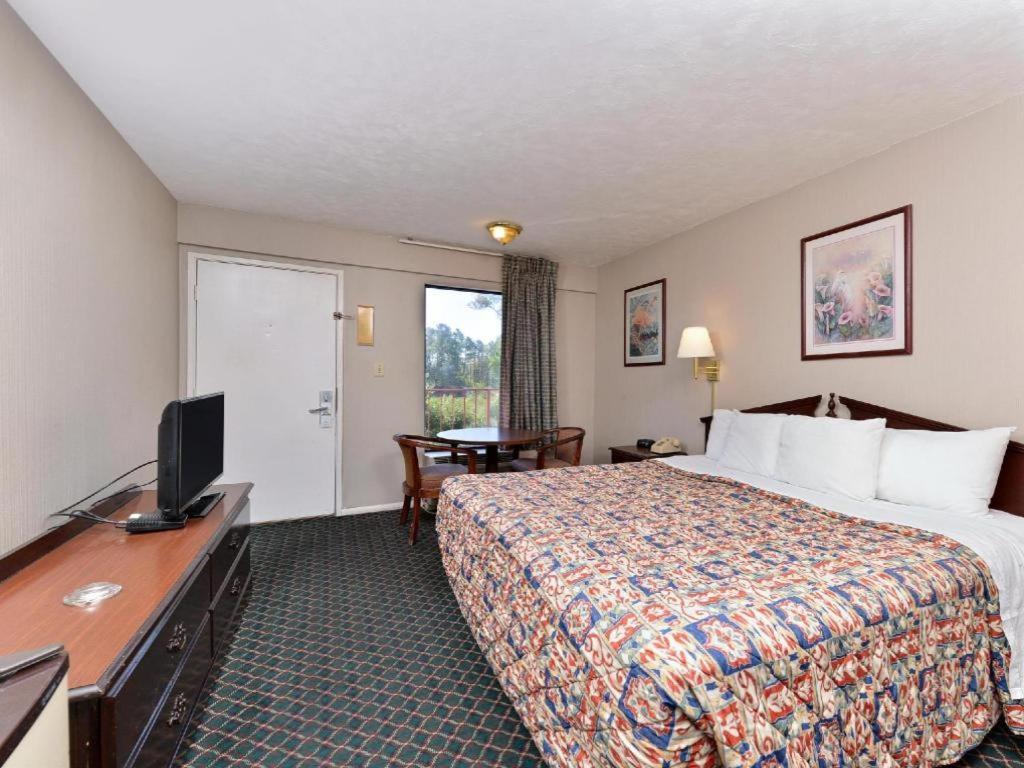 Americas Best Value Inn - Augusta / South Экстерьер фото